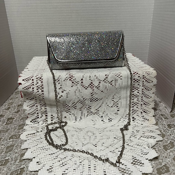 L Lorraine clutch or shoulder purse - Picture 2 of 4